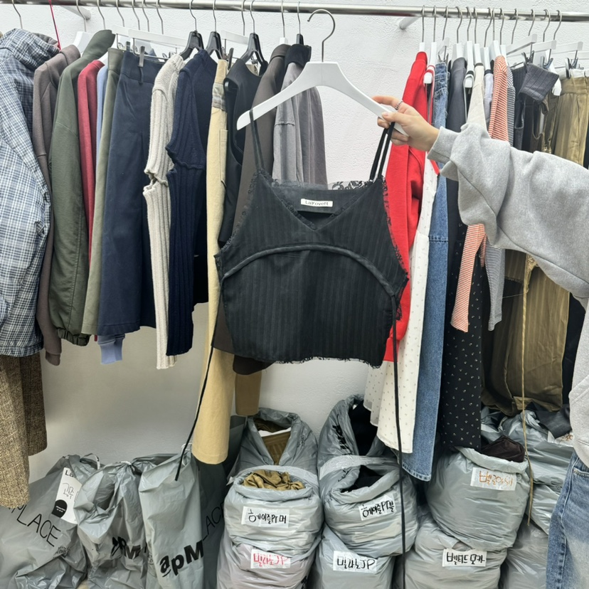 Lay oveR韓國直郵東大門代購女裝新品推薦熱賣吊帶背心春款E/E/E吊帶/背心圖色2