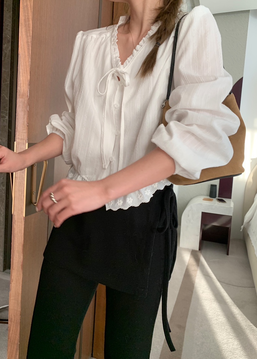 MELLOUNGE-멜라운지-T東大門代購女士新品人氣襯衫蕾絲衫MELLOUNGE-T襯衫/蕾絲衫