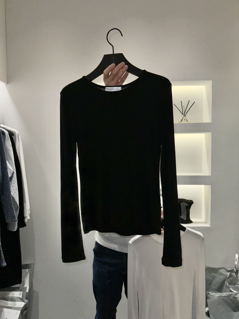 NOCTURNAL VIBE東大門實拍女裝新品熱賣推薦人氣25春夏長袖T恤NOCTURNAL VIBE長袖T恤圖色4