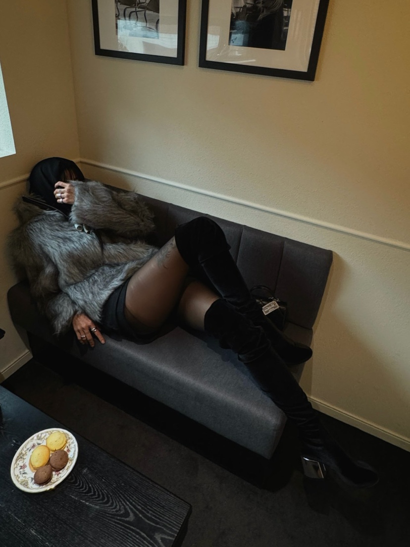 ABBEYLEE韓國直郵東大門實拍女裝新品熱賣時尚短款大衣SaleABBEYLEE短款大衣