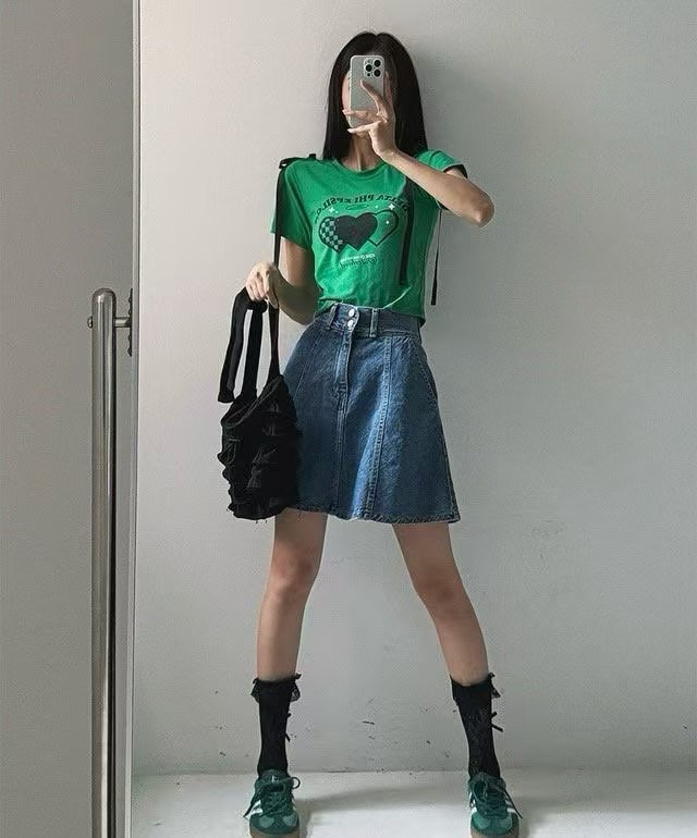 L V C直郵韓國代購女裝新款25春夏職業推薦真品短裙喇叭鏤空L_V_C短裙