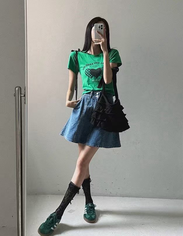 L V C直郵韓國代購女裝新款25春夏職業推薦真品短裙喇叭鏤空L_V_C短裙