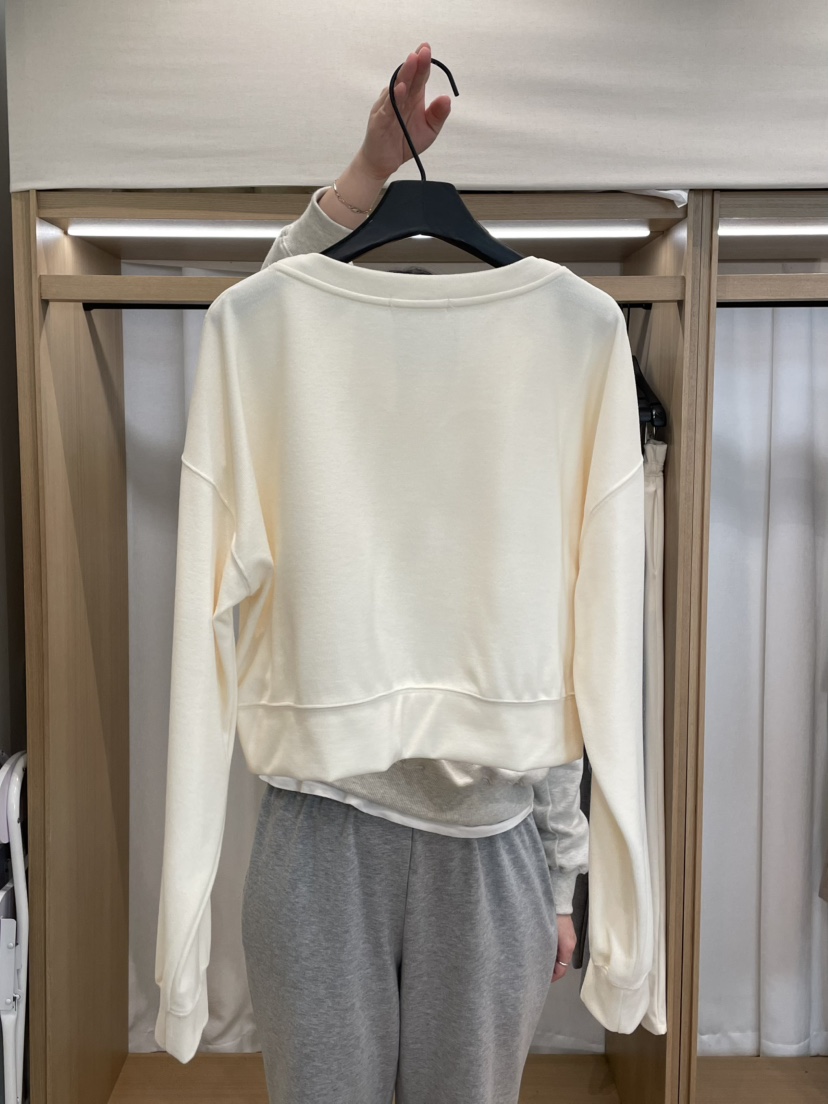 OBJET韓國直郵東大門實拍女裝新款真品熱賣25春夏推薦時尚衛衣love us u/OBJET衛衣