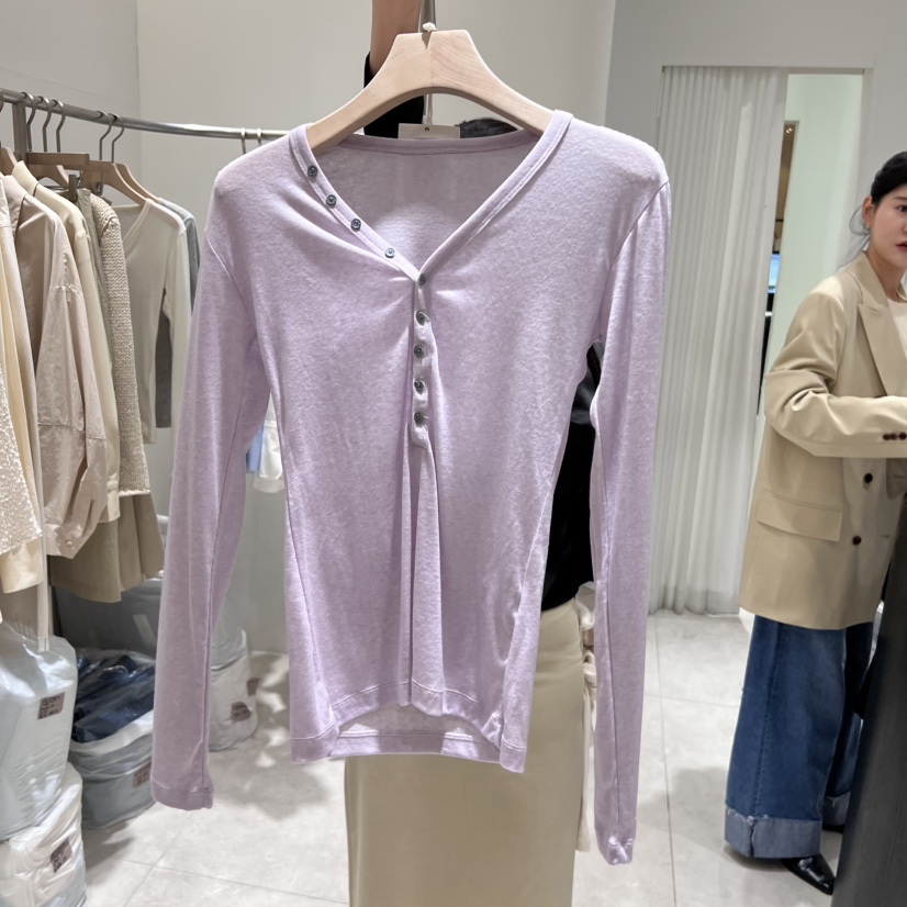 GLOW AND NYMPH韓國直郵東大門實拍女裝新款人氣時尚長袖T恤GLOW AND NYMPH長袖T恤圖色2