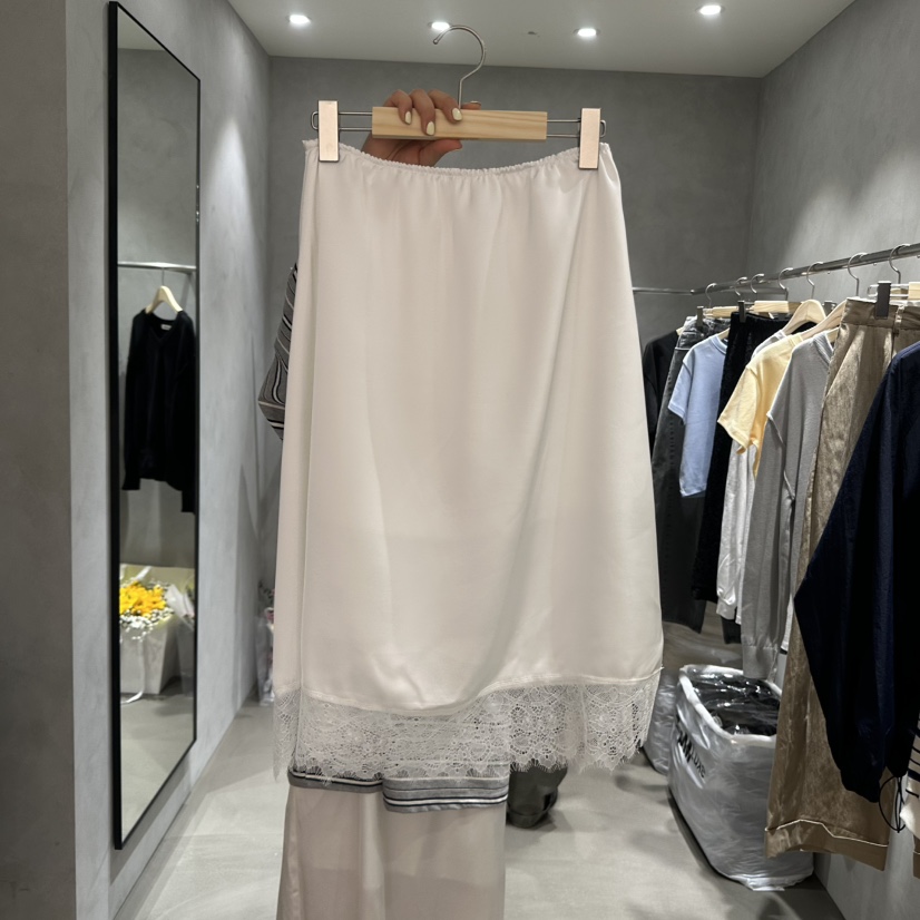 X-MOOD韓國直郵東大門實拍女裝新品真品推薦人氣時尚長裙蕾絲X-MOOD長裙圖色1