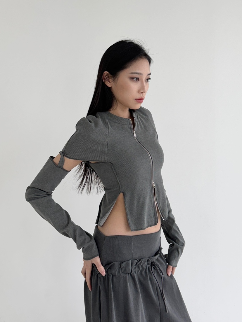 NOV7韓國直郵女裝新品休閑25春夏推薦長袖T恤可拆卸拉鏈復古the ebony eyes/NOV7長袖T恤