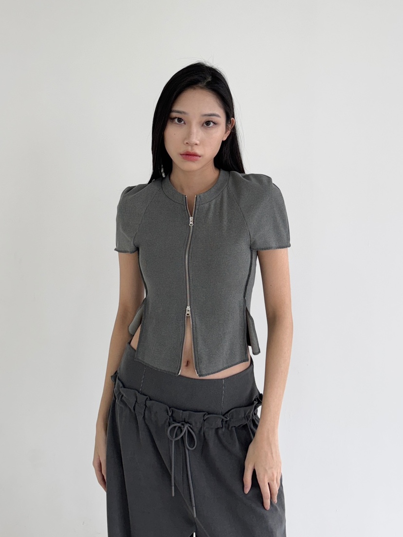 NOV7韓國直郵女裝新品休閑25春夏推薦長袖T恤可拆卸拉鏈復古the ebony eyes/NOV7長袖T恤