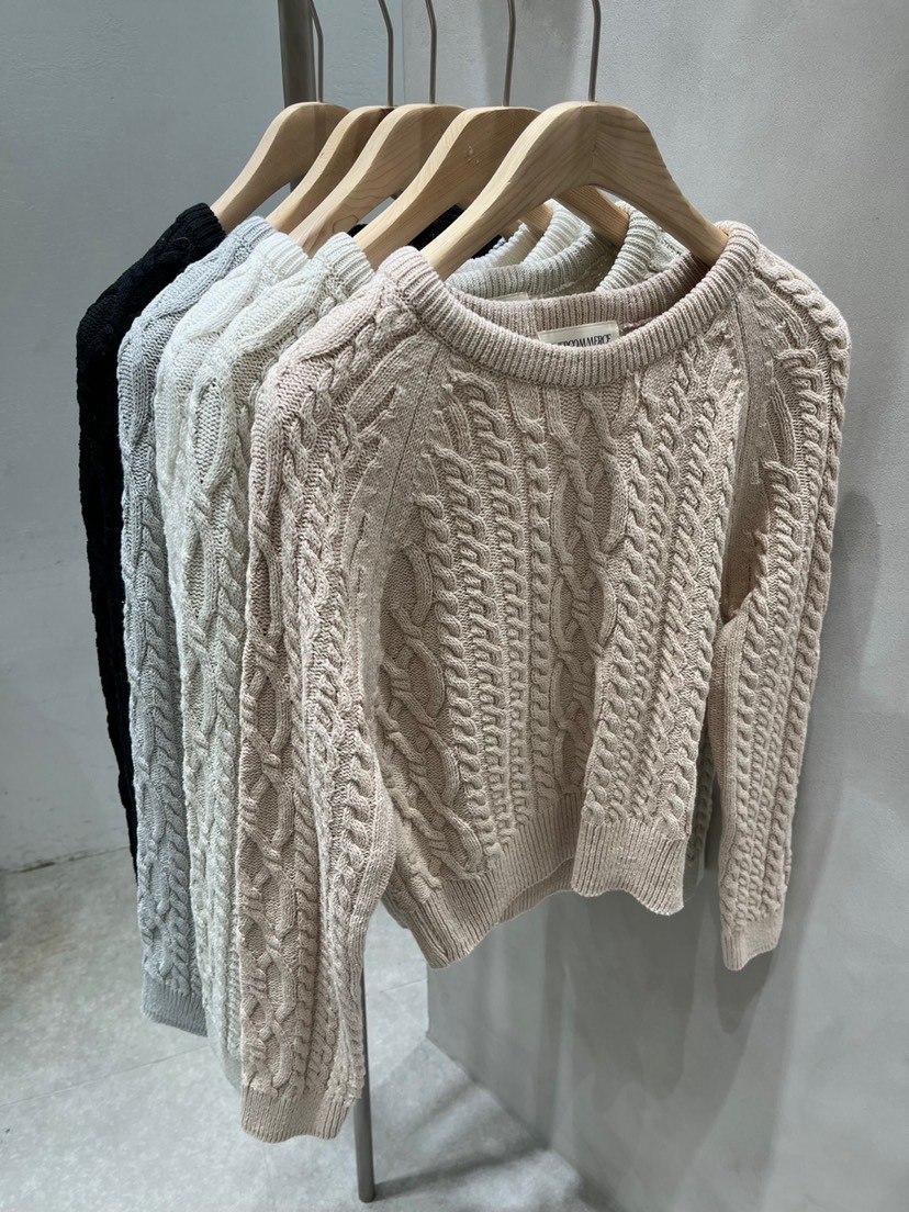 EVERCOMMERCE METICULOUSLY DESIGNED韓國直郵女裝新款時尚毛衣EVERCOMMERCE METICULOUSLY DESIGNED毛衣