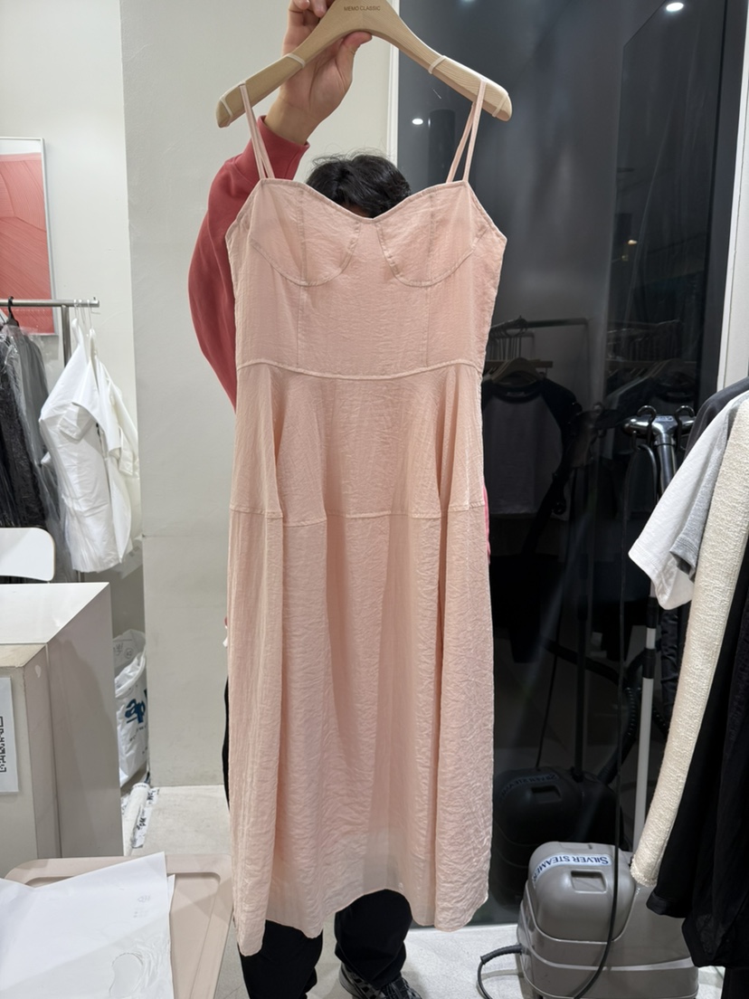 MEMO CLASSIC韓國代購女士新品25春夏時尚職業真品人氣連衣裙MEMO CLASSIC連衣裙圖色1