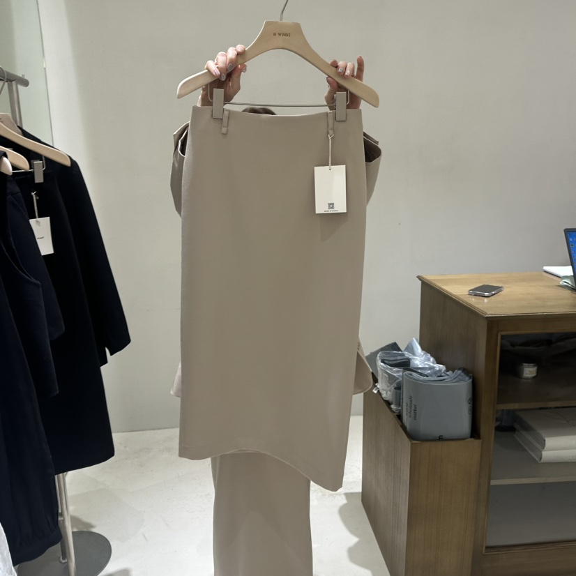 A WANT東大門直郵女裝新品職業25春夏時尚熱賣人氣真品長裙A WANT長裙圖色1