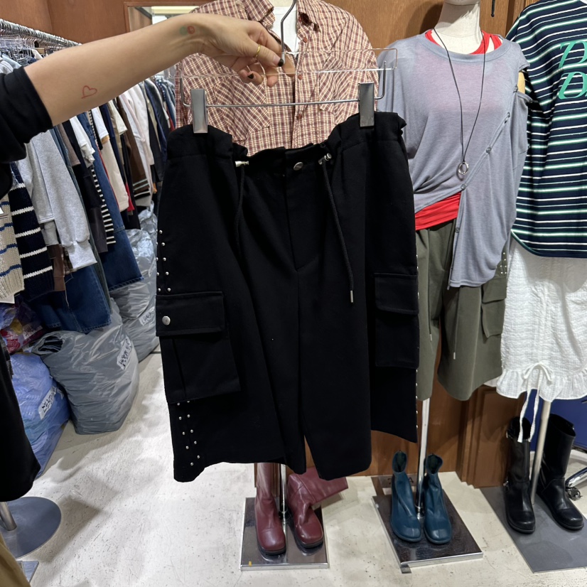 AMOUR韓國直郵女裝新品推薦職業人氣熱賣25春夏真品時尚短褲AMOUR短褲圖色1