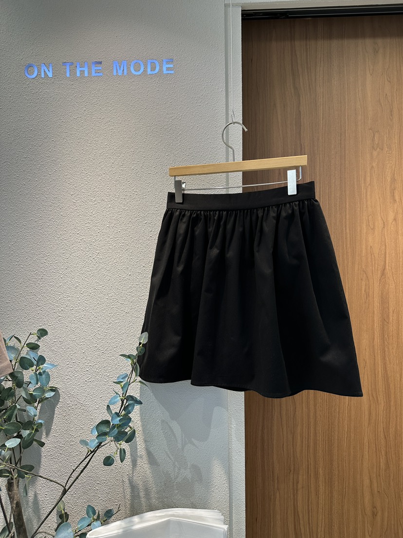 ON THE MODE韓國直郵㊣東大門實拍女裝新品熱賣時尚推薦裙褲ON THE MODE裙褲
