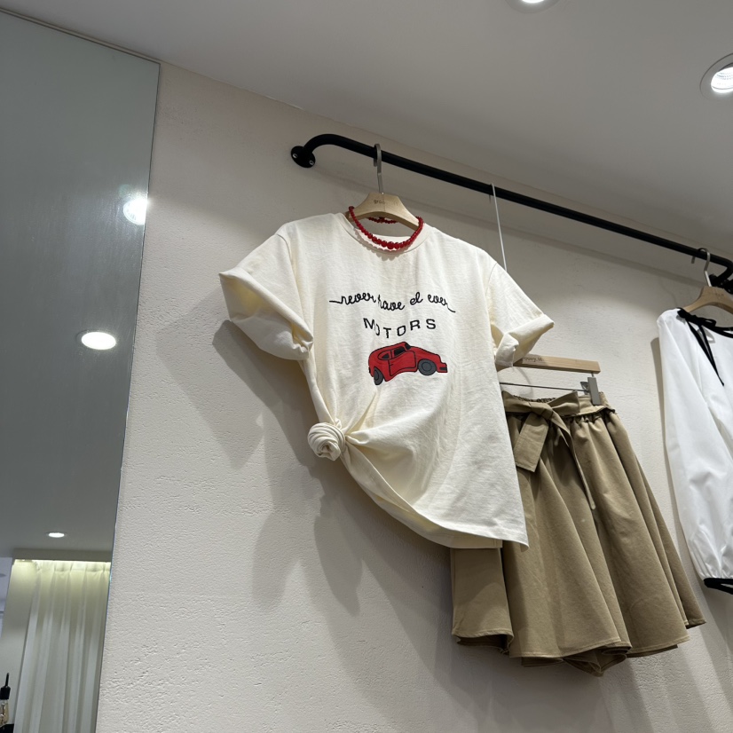 HOLYBANANA東大門實拍女裝新品真品時尚休閑人氣推薦職業T恤groovy.H/HOLYBANANAT恤圖色2