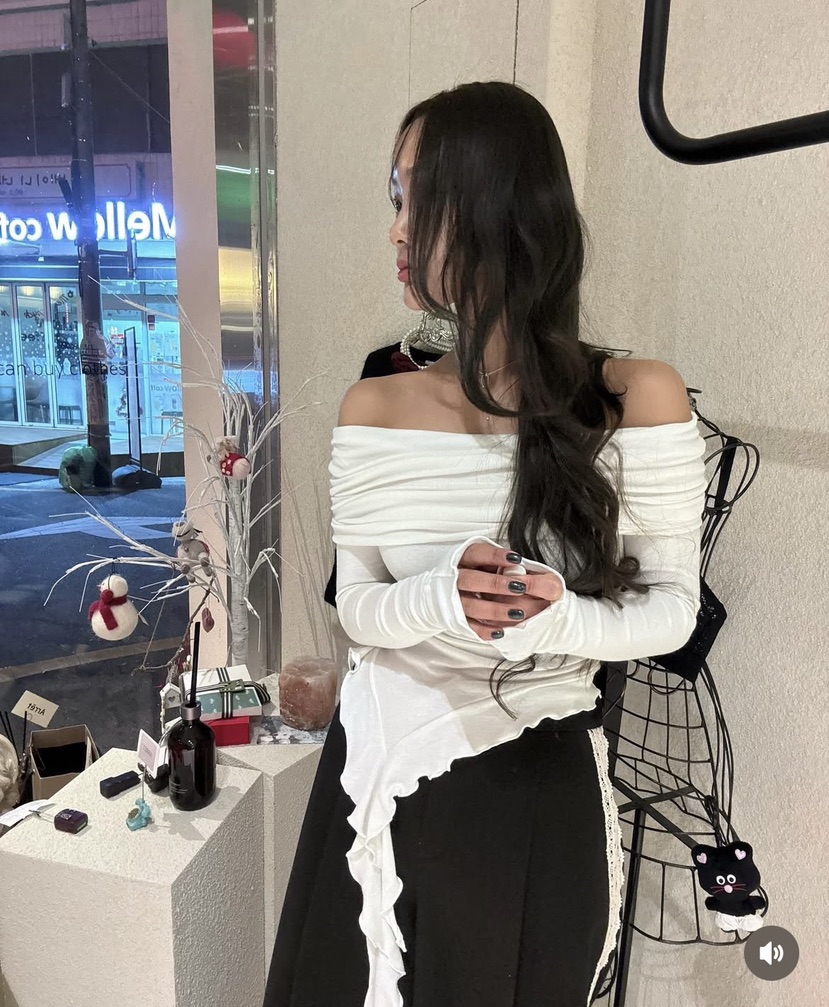 BANI BLUSH韓國直郵㊣女裝新款推薦人氣25春夏時尚長袖T恤BANI BLUSH長袖T恤