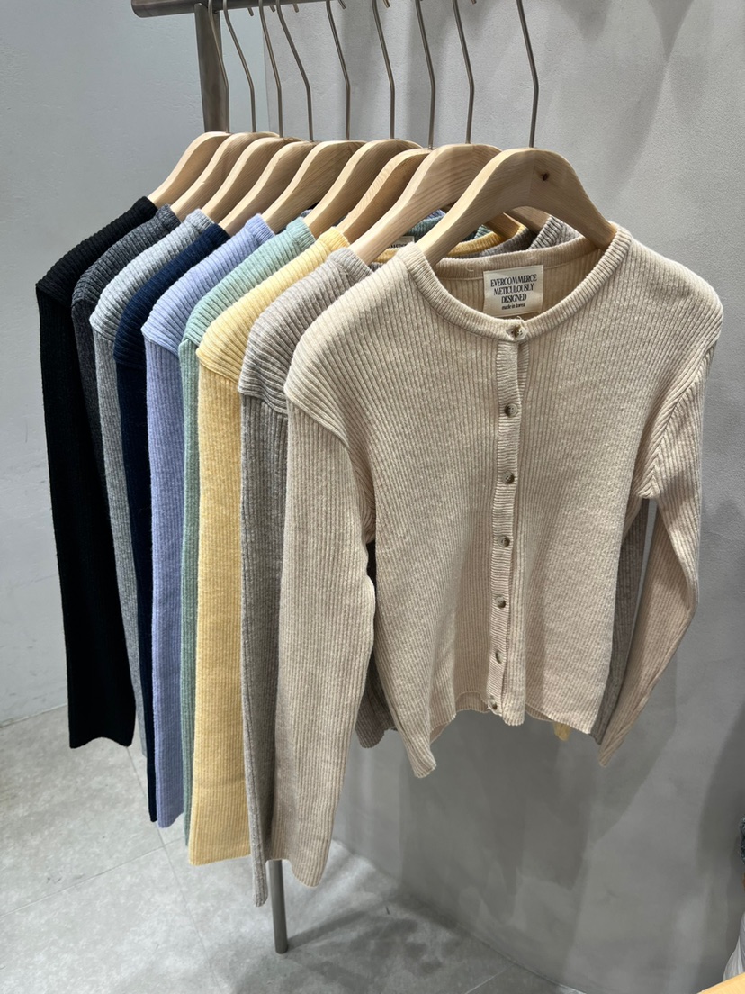 EVERCOMMERCE METICULOUSLY DESIGNED韓國㊣直郵東大門代購女裝新品時尚針織衫EVERCOMMERCE METICULOUSLY DESIGNED針織衫
