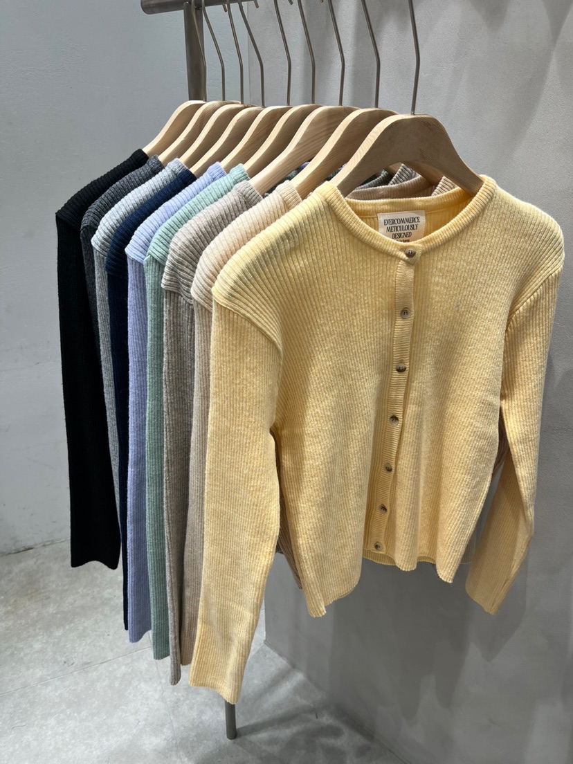 EVERCOMMERCE METICULOUSLY DESIGNED韓國㊣直郵東大門代購女裝新品時尚針織衫EVERCOMMERCE METICULOUSLY DESIGNED針織衫