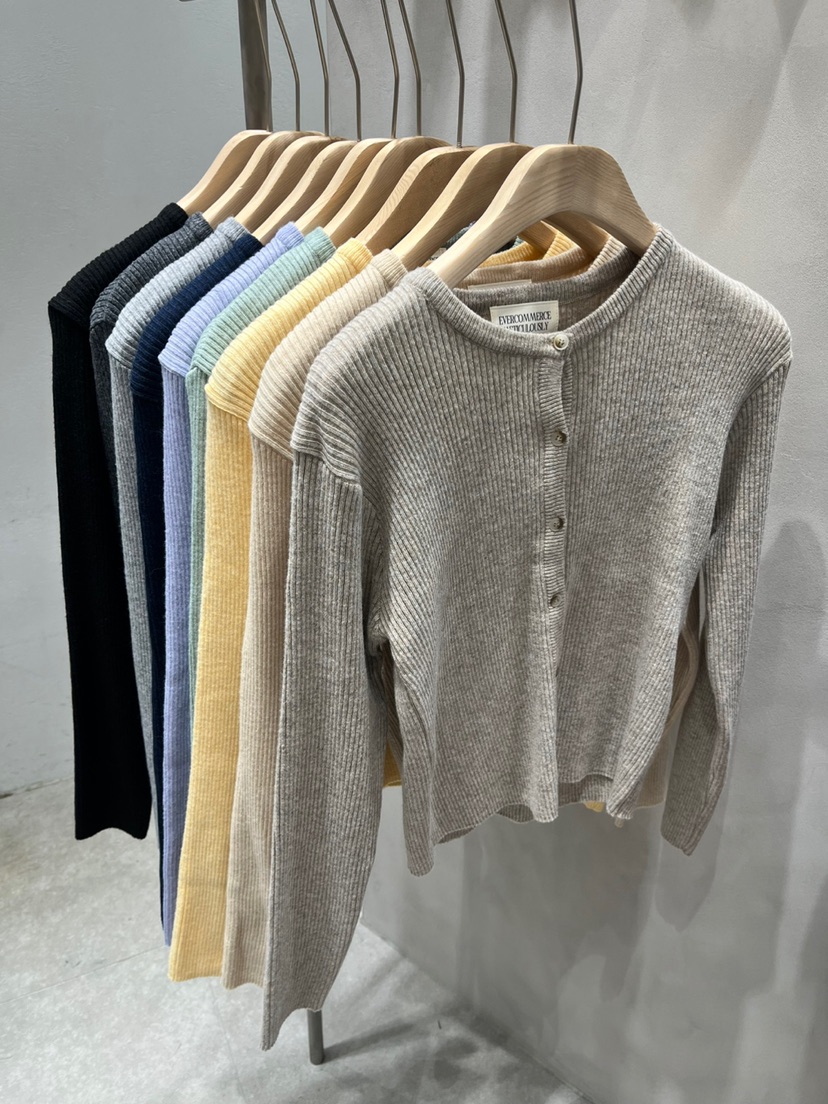 EVERCOMMERCE METICULOUSLY DESIGNED韓國㊣直郵東大門代購女裝新品時尚針織衫EVERCOMMERCE METICULOUSLY DESIGNED針織衫