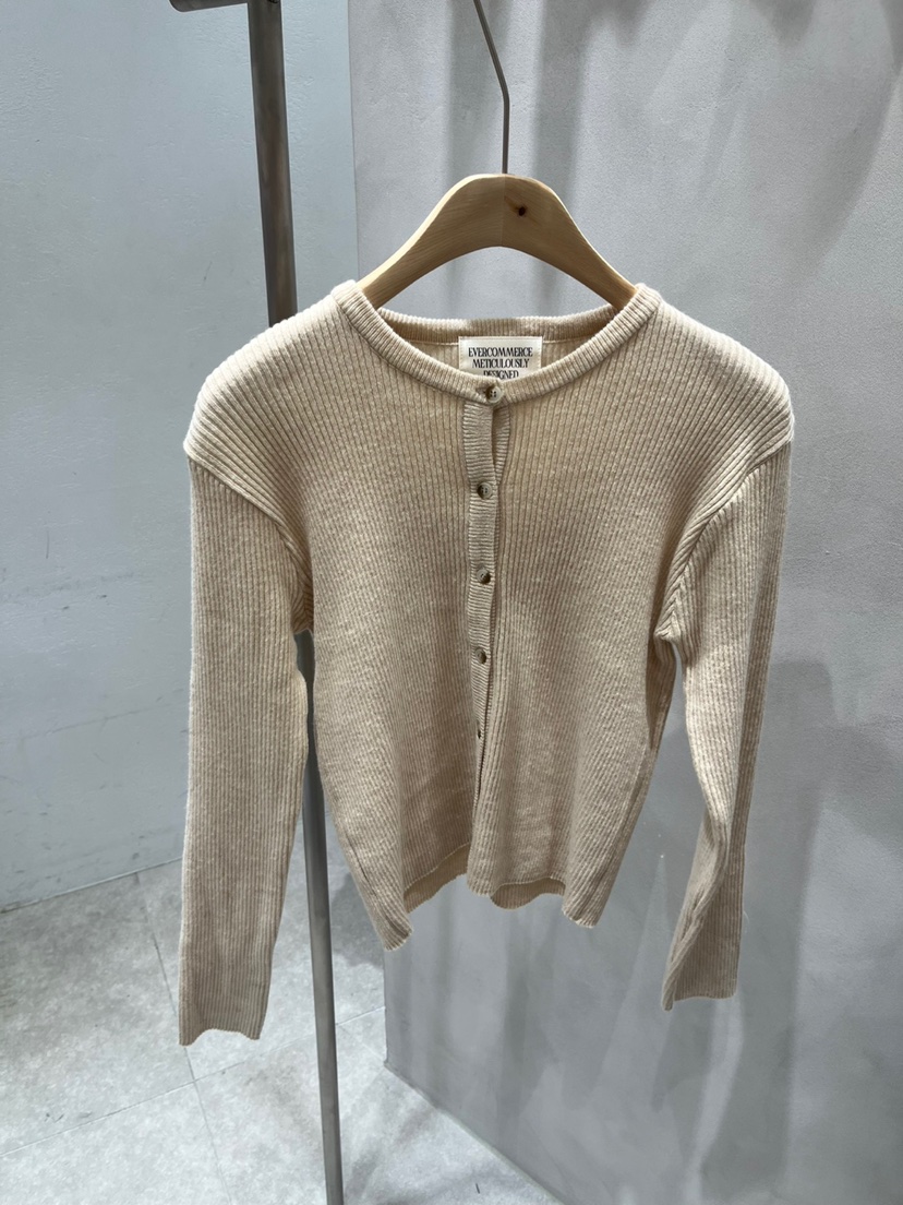 EVERCOMMERCE METICULOUSLY DESIGNED韓國㊣直郵東大門代購女裝新品時尚針織衫EVERCOMMERCE METICULOUSLY DESIGNED針織衫圖色2