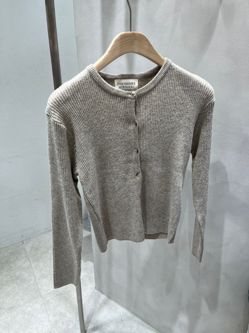 EVERCOMMERCE METICULOUSLY DESIGNED韓國㊣直郵東大門代購女裝新品時尚針織衫EVERCOMMERCE METICULOUSLY DESIGNED針織衫圖色3
