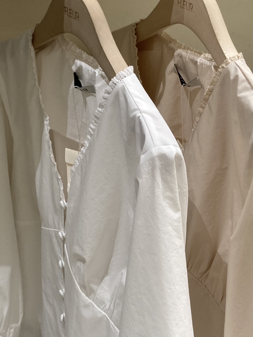 FLEUR-P韓國㊣直郵東大門代購女裝新款熱賣時尚襯衫蕾絲衫RAWROW襯衫/蕾絲衫