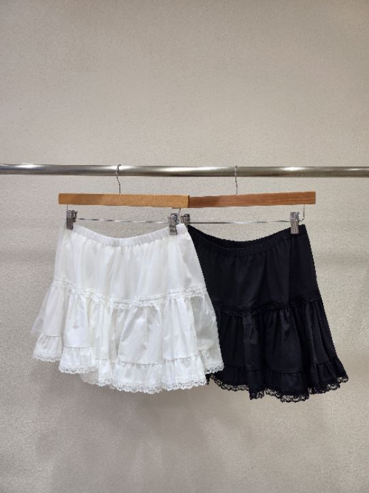 FEMME韓國直郵㊣東大門實拍女裝新品人氣熱賣時尚短裙荷葉邊FEMME短裙