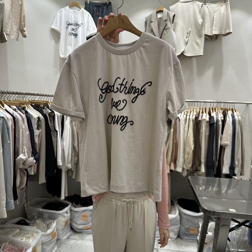 G.I-L韓國直郵㊣東大門實拍女裝新品人氣休閑職業T恤刺繡G.I-LT恤