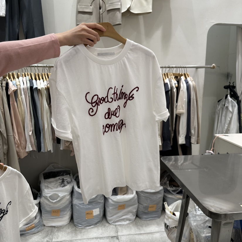 G.I-L韓國直郵㊣東大門實拍女裝新品人氣休閑職業T恤刺繡G.I-LT恤圖色5