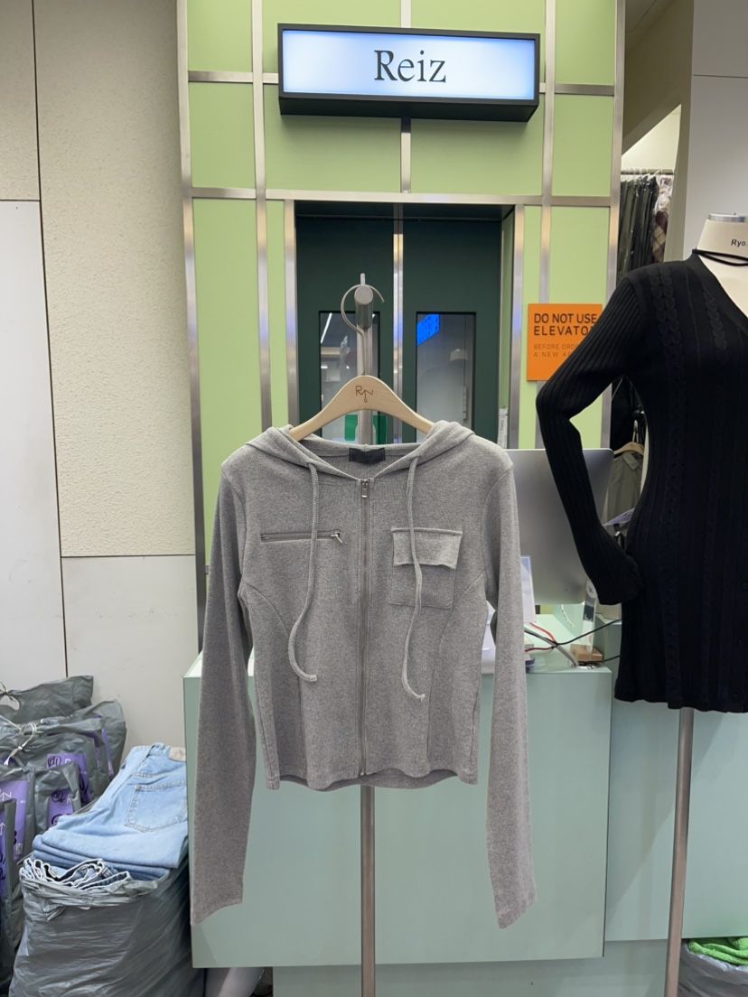 REIZ東大門直郵女士新品時尚職業推薦人氣25春夏休閑熱賣衛衣REIZ衛衣