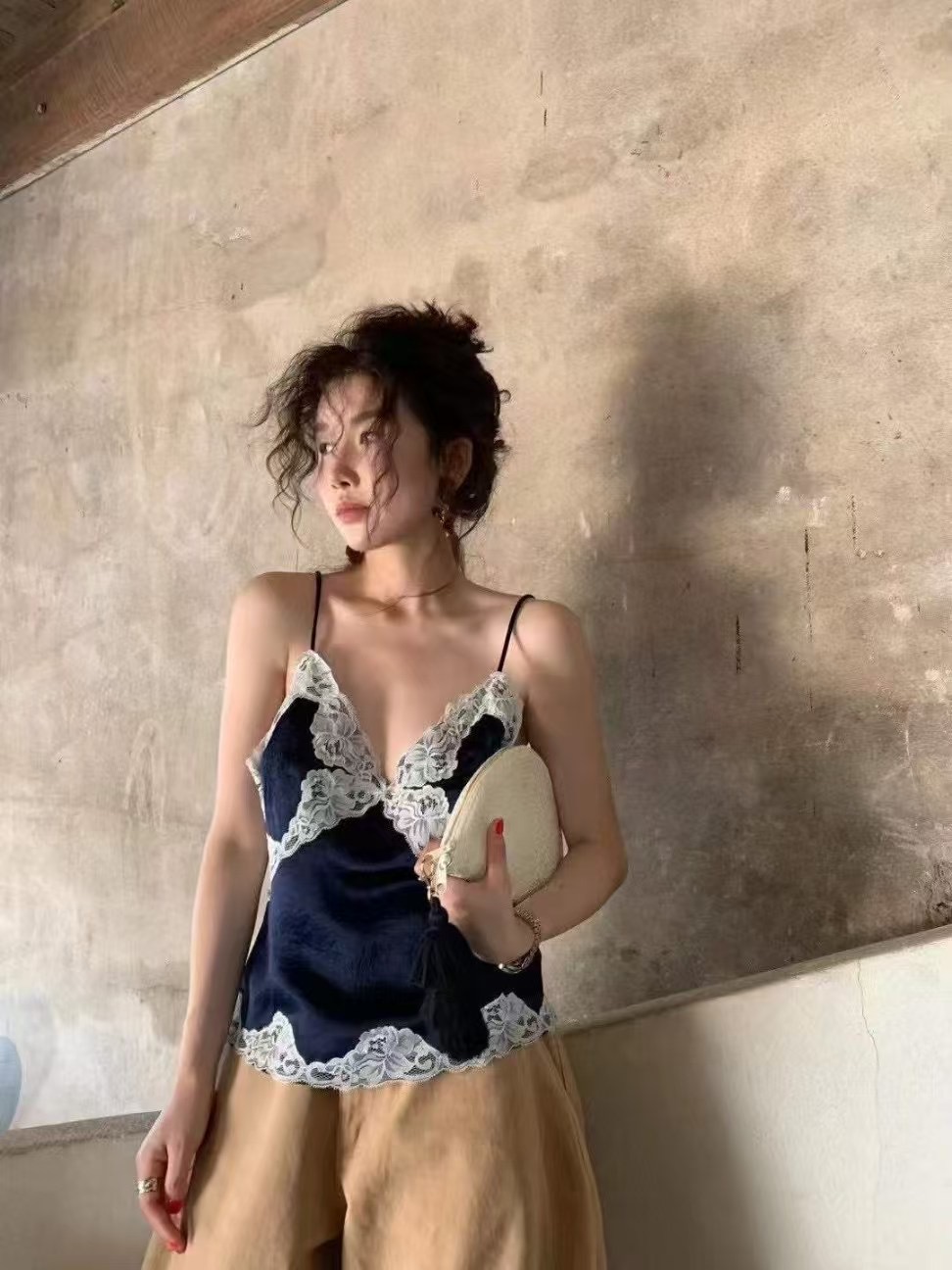 IN A ROW韓國直郵㊣東大門實拍女裝新品休閑吊帶背心蕾絲IN A ROW吊帶/背心圖色2