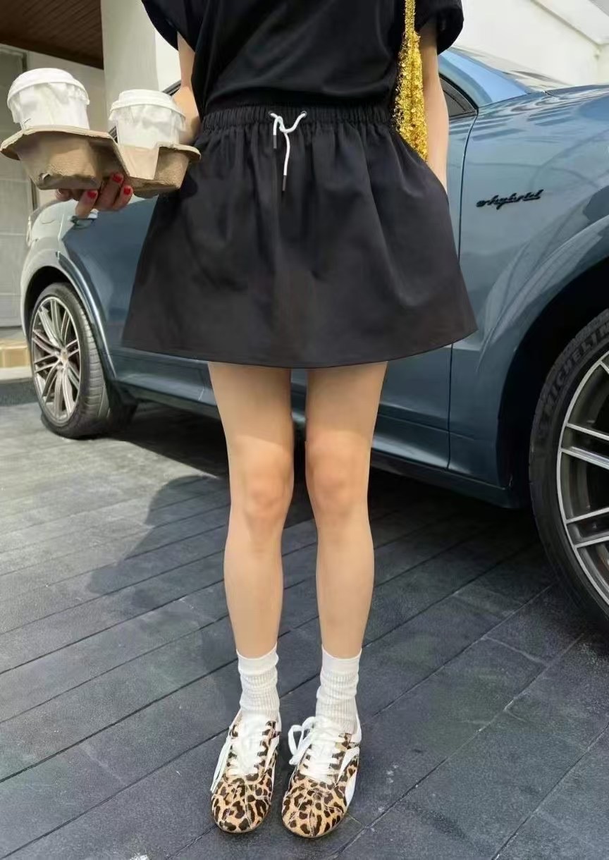 IN A ROW直郵韓國代購㊣女裝新款推薦25春夏人氣時尚短裙IN A ROW短裙圖色2