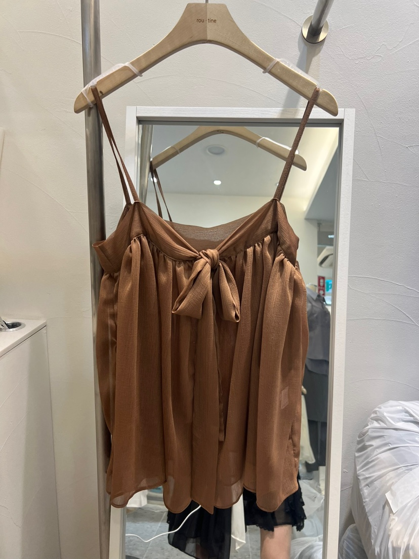ROU.TINE韓國直郵㊣女裝新品時尚人氣休閑職業吊帶背心褶皺ROU.TINE吊帶/背心圖色2