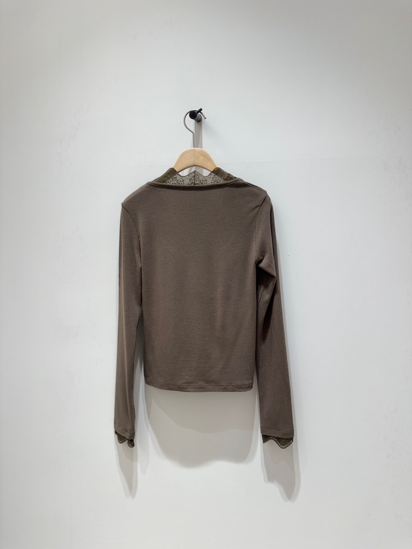 MELTED-P韓國直郵女裝新品時尚熱賣休閑人氣25春夏長袖T恤蕾絲MELTED-P長袖T恤