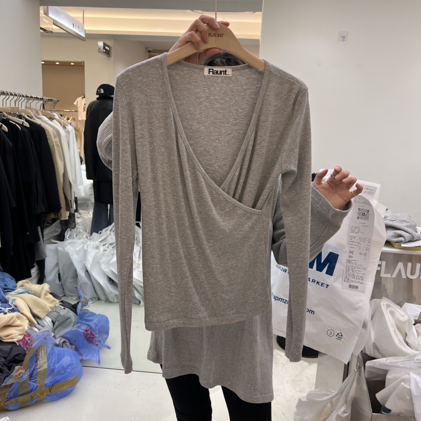 FLAUNT韓國直郵女裝新品休閑時尚推薦人氣熱賣職業真品長袖T恤FLAUNT長袖T恤圖色2