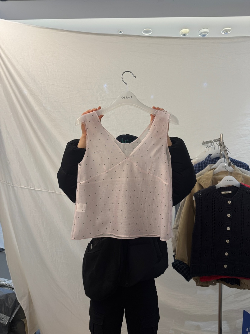 OLI SEOUL東大門直郵女士新品職業休閑熱賣人氣吊帶背心天絲OLI SEOUL吊帶/背心圖色2