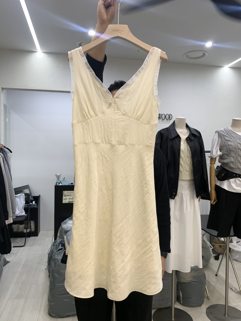 CEDARWOOD韓國直郵女裝新品時尚職業真品25春夏熱賣推薦連衣裙CEDARWOOD連衣裙圖色1