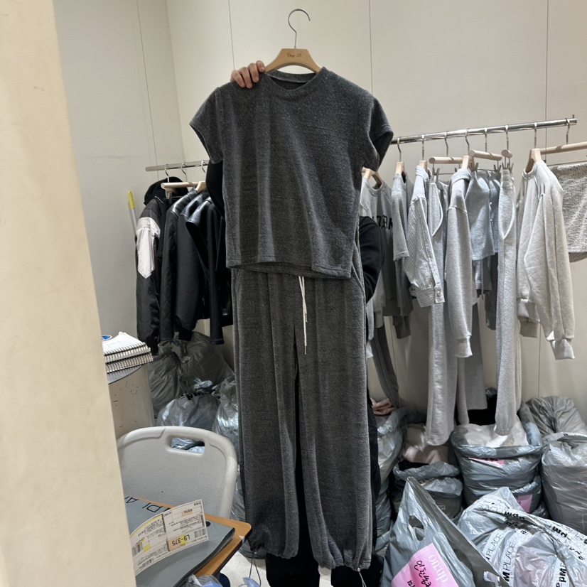ON:UP東大門直郵女裝新品時尚休閑真品25春夏推薦人氣職業套裝ON:UP套裝圖色4