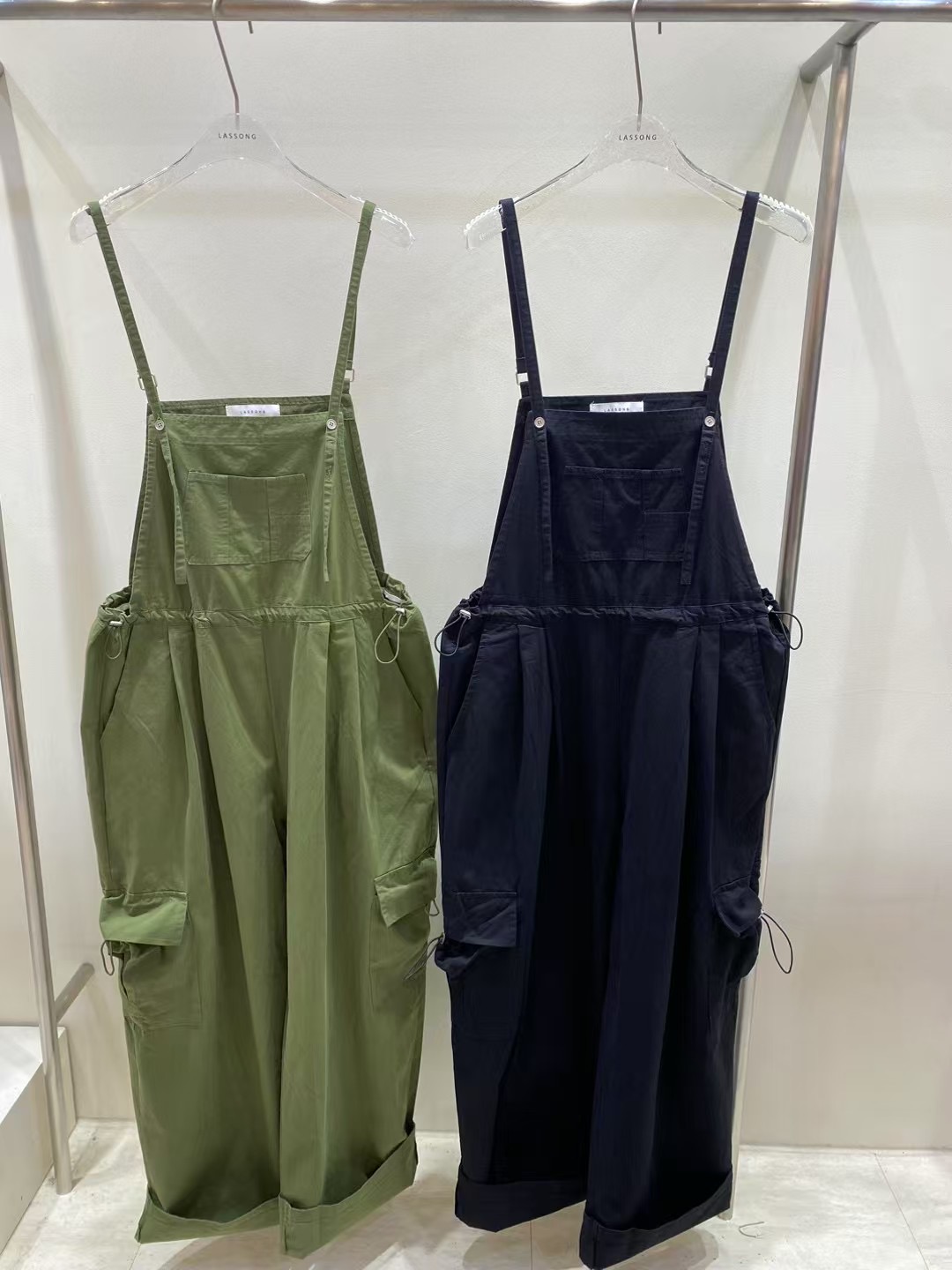 LASSONG韓國直郵㊣東大門實拍女裝新品推薦熱賣時尚人氣背帶褲LASSONG背帶褲