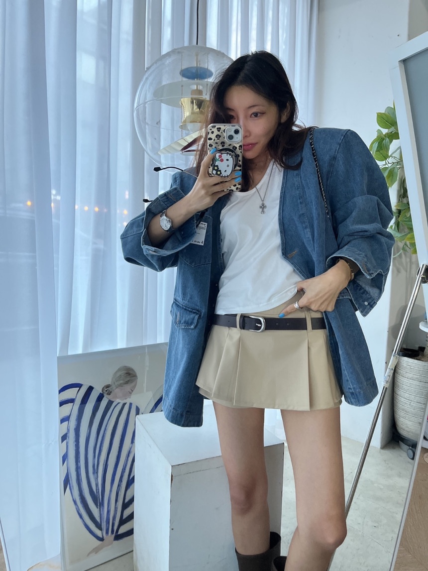 BLACK BABI韓國直郵㊣東大門實拍女裝新品人氣熱賣夾克含腰帶BLACK BABI夾克