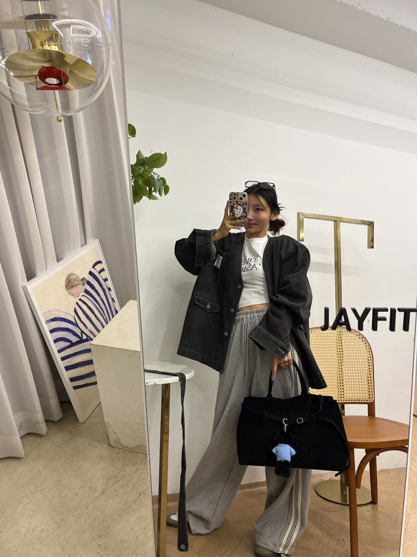 BLACK BABI韓國直郵㊣東大門實拍女裝新品人氣熱賣夾克含腰帶BLACK BABI夾克