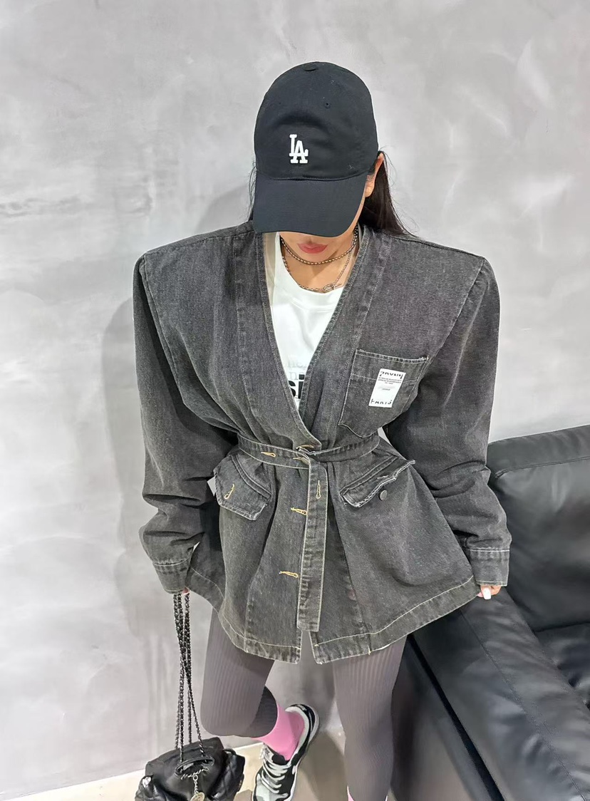 BLACK BABI韓國直郵㊣東大門實拍女裝新品人氣熱賣夾克含腰帶BLACK BABI夾克