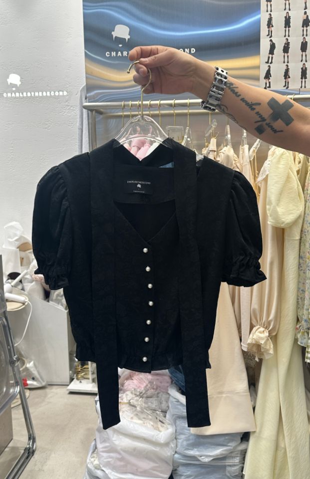 CHARLES THE SECOND東大門代購女裝新款熱賣襯衫蕾絲衫含脖帶CHARLES THE SECOND/CHEAP-CHIC襯衫/蕾絲衫