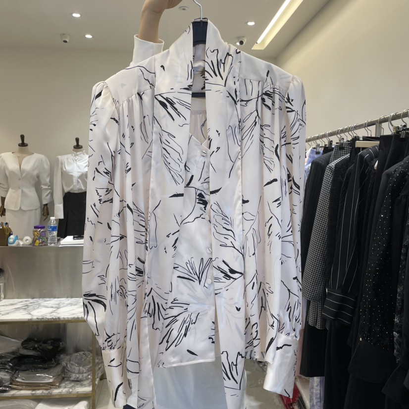 INNO韓國㊣直郵東大門代購女裝新品推薦休閑襯衫蕾絲衫含圍巾INNO襯衫/蕾絲衫圖色2