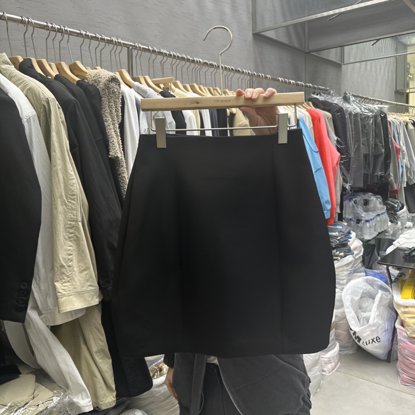 UOOV韓國直郵㊣東大門實拍女裝新款休閑25春夏職業熱賣短裙UOOV短裙圖色2
