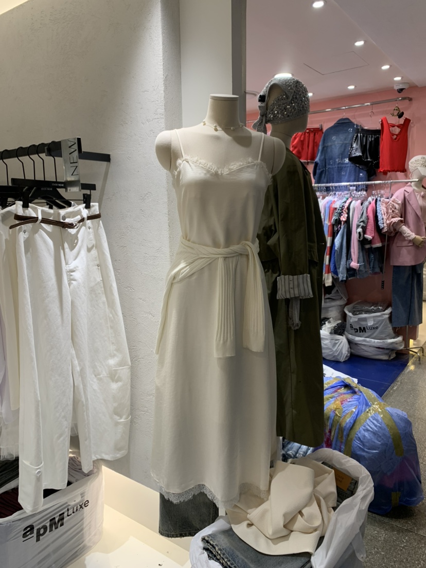 OVER NEAP韓國代購女裝新品真品時尚職業推薦25春夏連衣裙蕾絲OVER NEAR連衣裙