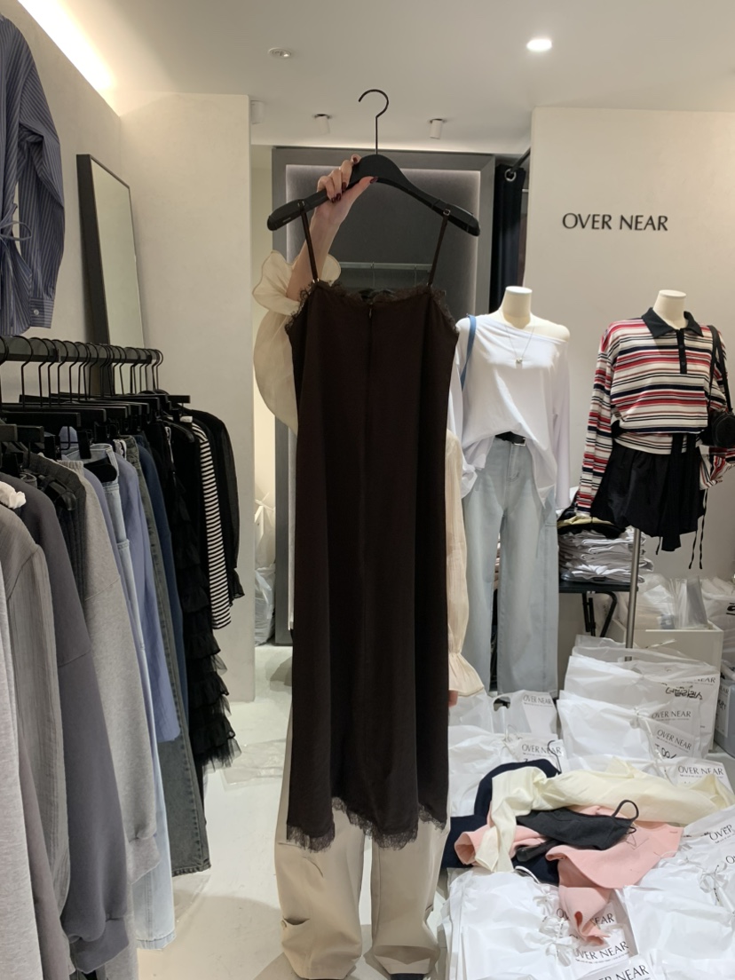 OVER NEAP韓國代購女裝新品真品時尚職業推薦25春夏連衣裙蕾絲OVER NEAR連衣裙