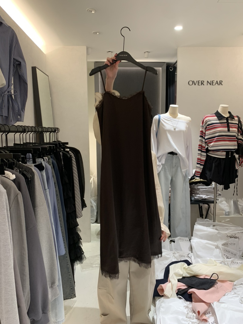 OVER NEAP韓國代購女裝新品真品時尚職業推薦25春夏連衣裙蕾絲OVER NEAR連衣裙
