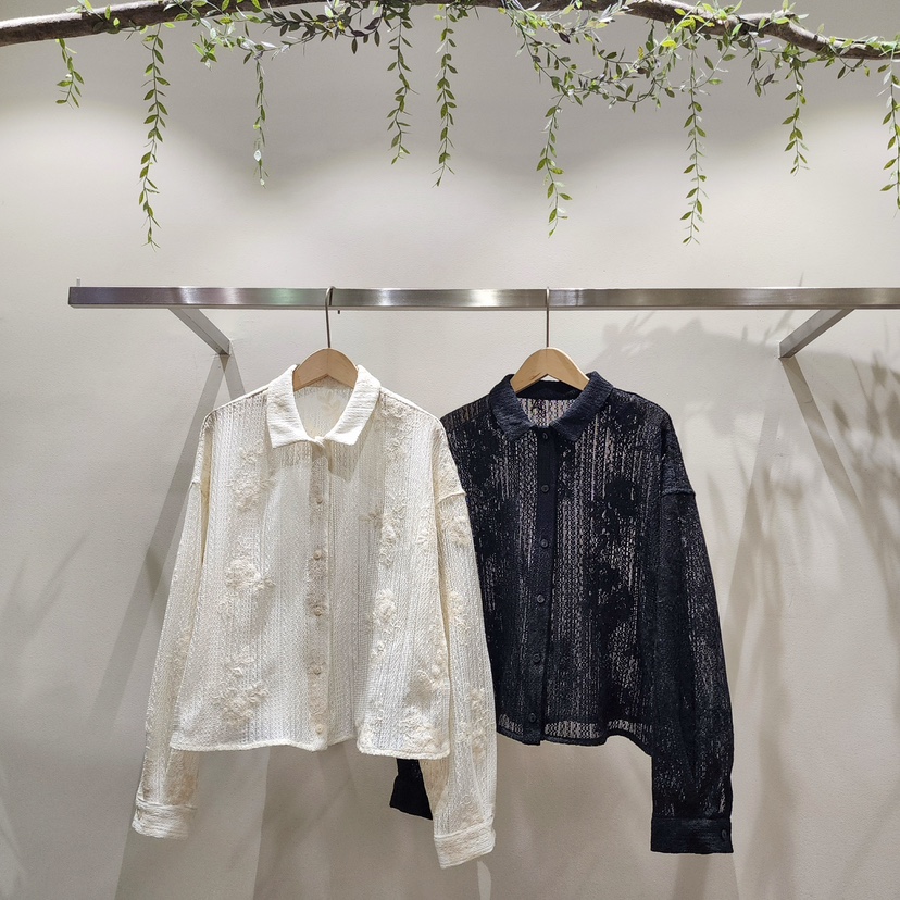 LA BLOOM東大門直郵女士新品熱賣25春夏真品襯衫蕾絲衫刺繡La Bloom襯衫/蕾絲衫