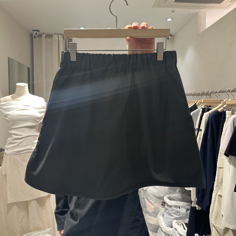 VENICE韓國直郵㊣女裝新款人氣25春夏職業休閑時尚推薦短裙VENICE短裙