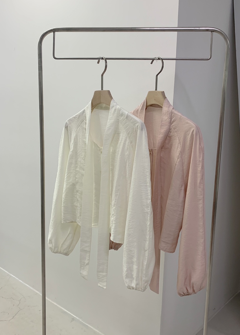 MELLOUNGE-멜라운지-T韓國代購女士新款熱賣真品襯衫蕾絲衫MELLOUNGE-T襯衫/蕾絲衫
