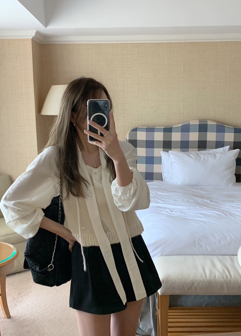 MELLOUNGE-멜라운지-T韓國代購女士新款熱賣真品襯衫蕾絲衫MELLOUNGE-T襯衫/蕾絲衫